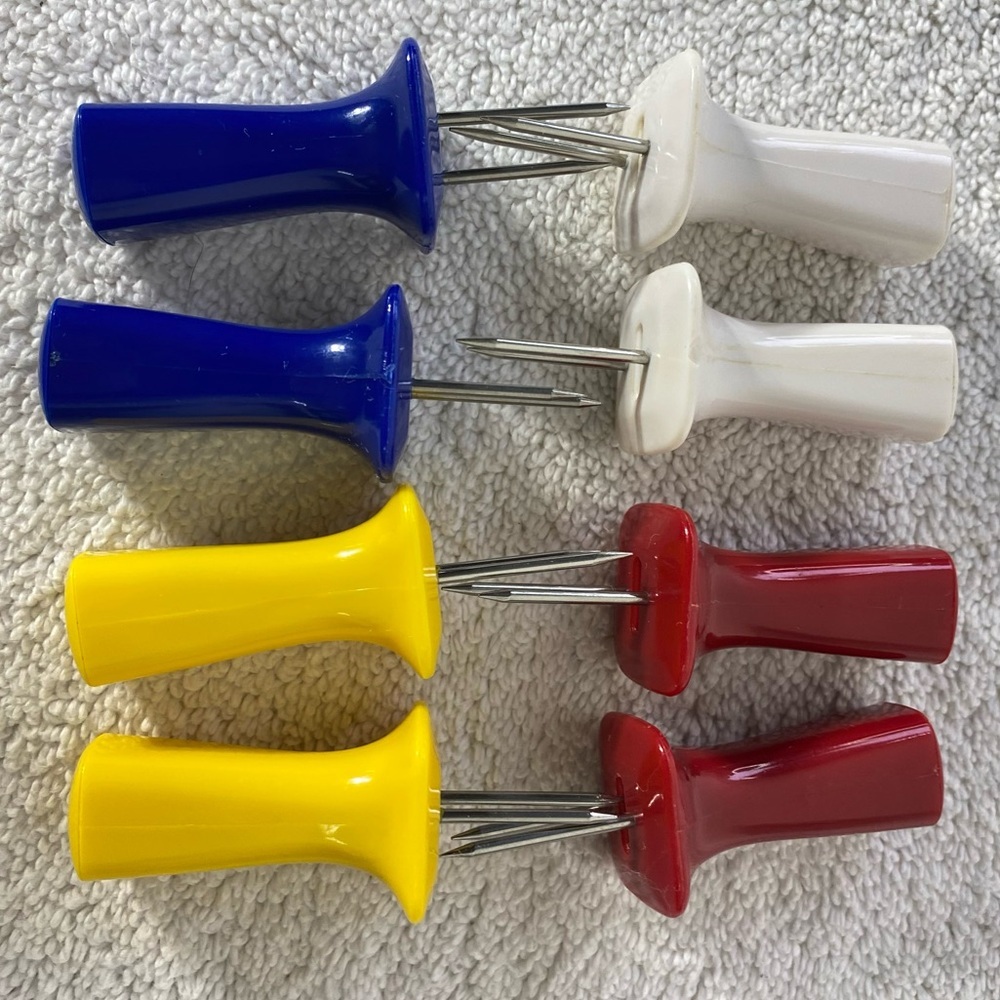 5/$35 Zyliss Interlocking Corn Holders Set Red Blue Yellow White